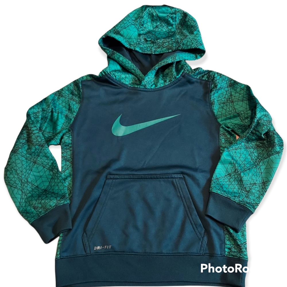5/$25 Nike Dry Fit Thermal Hoodie